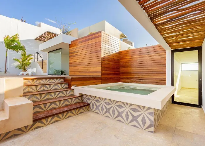 Apartment Splash Pool, Rooftop Terrace, Patio, 4 Blks *
