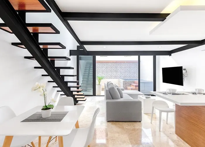 Splash Pool, Rooftop Terrace, Patio, 4 Blks Apartment *