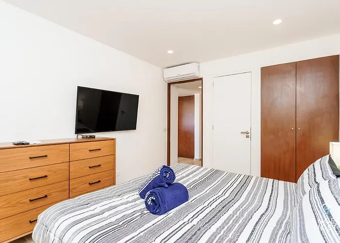Splash Pool, Rooftop Terrace, Patio, 4 Blks Apartment