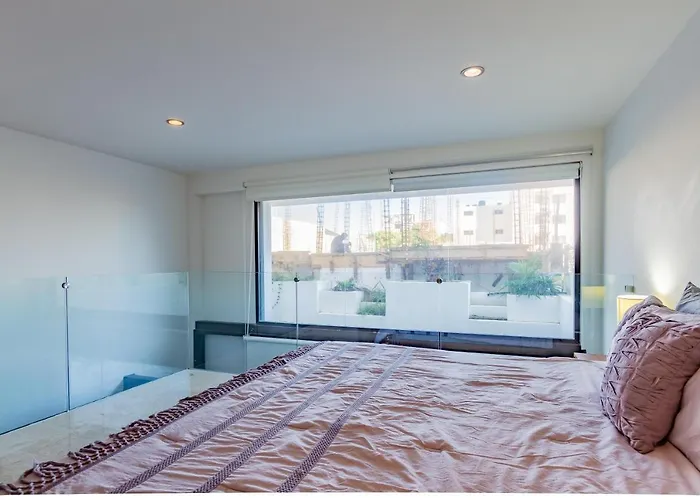 Splash Pool, Rooftop Terrace, Patio, 4 Blks Apartment