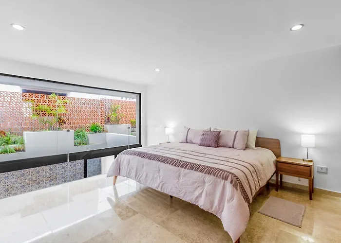 Splash Pool, Rooftop Terrace, Patio, 4 Blks